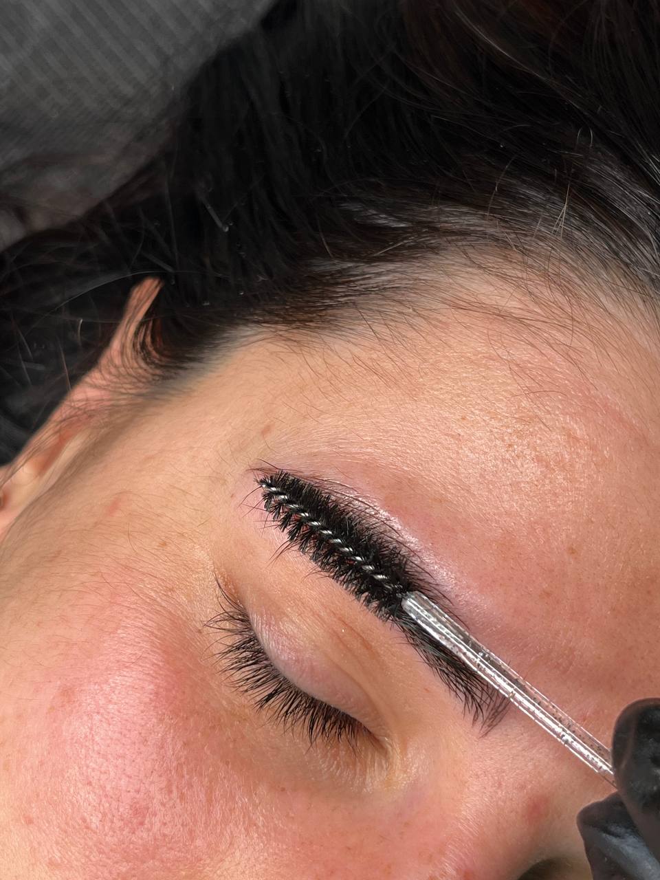 Sopracciglia realizzate con microblading