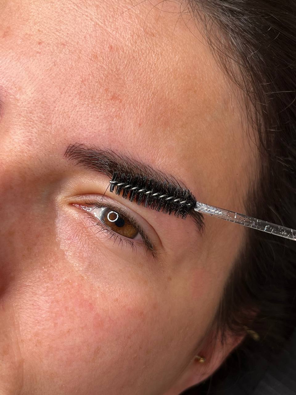 Sopracciglia realizzate con microblading